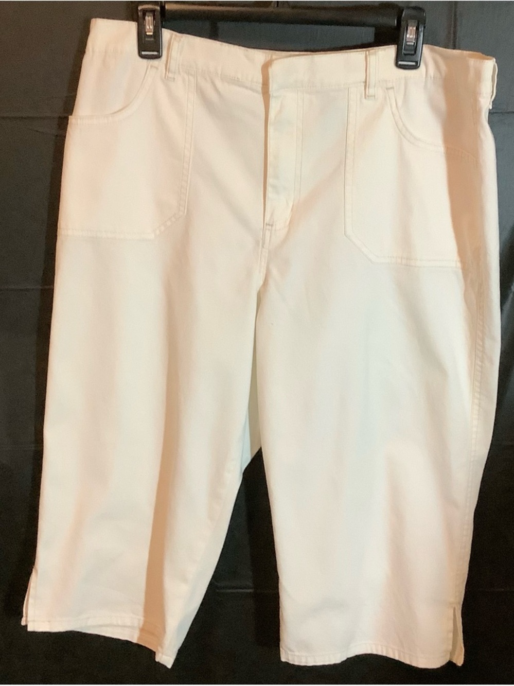 Gloria Vanderbilt Capri